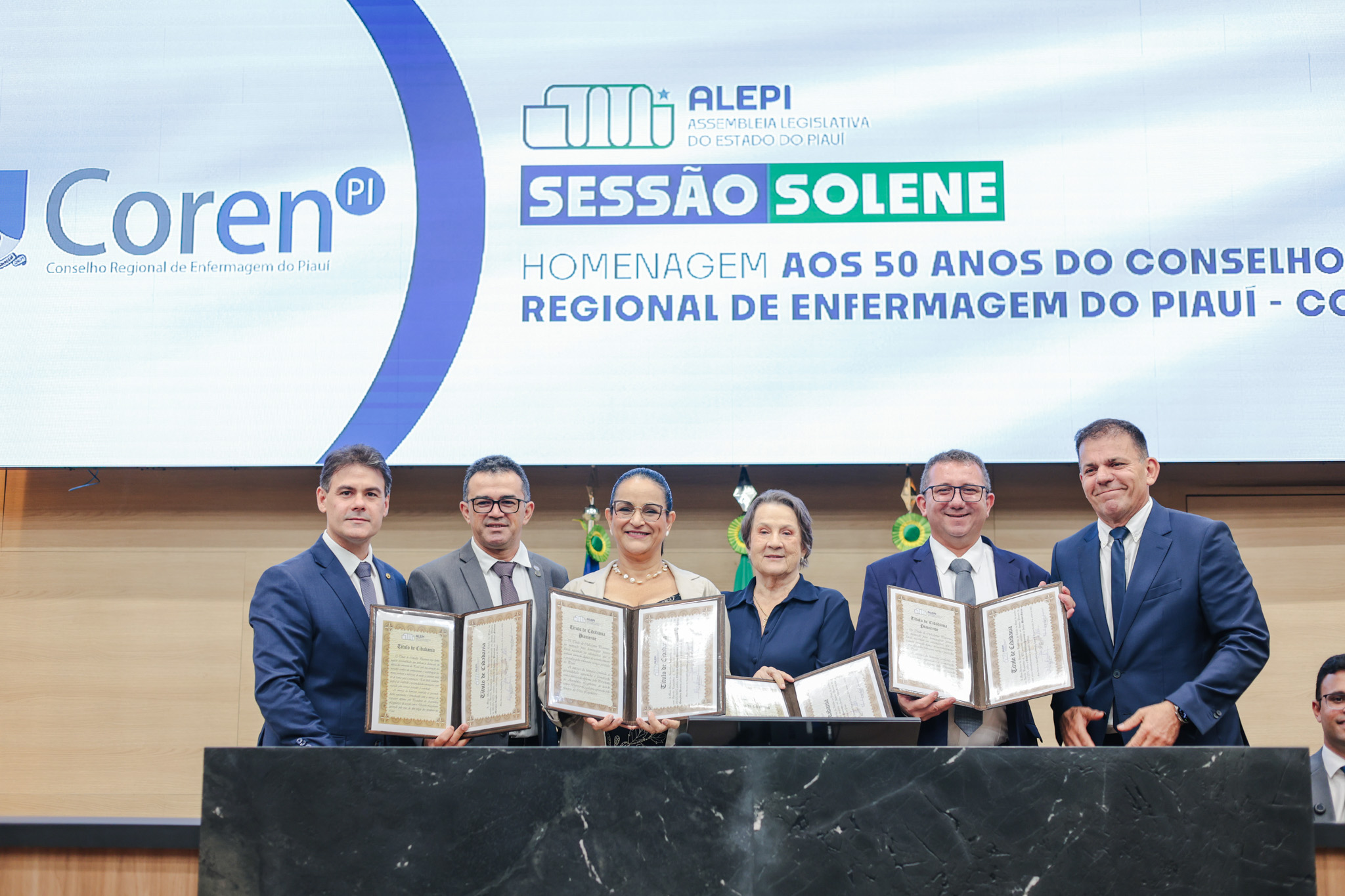 Coronel Carlos Augusto celebra os 50 anos do Coren-PI em homenagem na Alepi