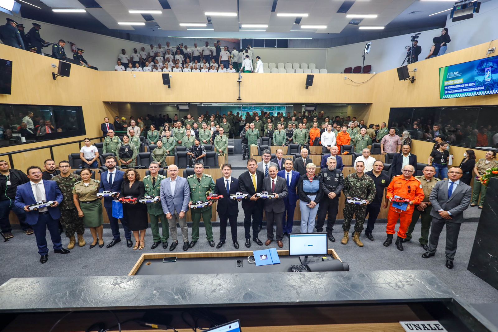 Alepi realiza sessão em homenagem aos 190 anos da Polícia Militar
