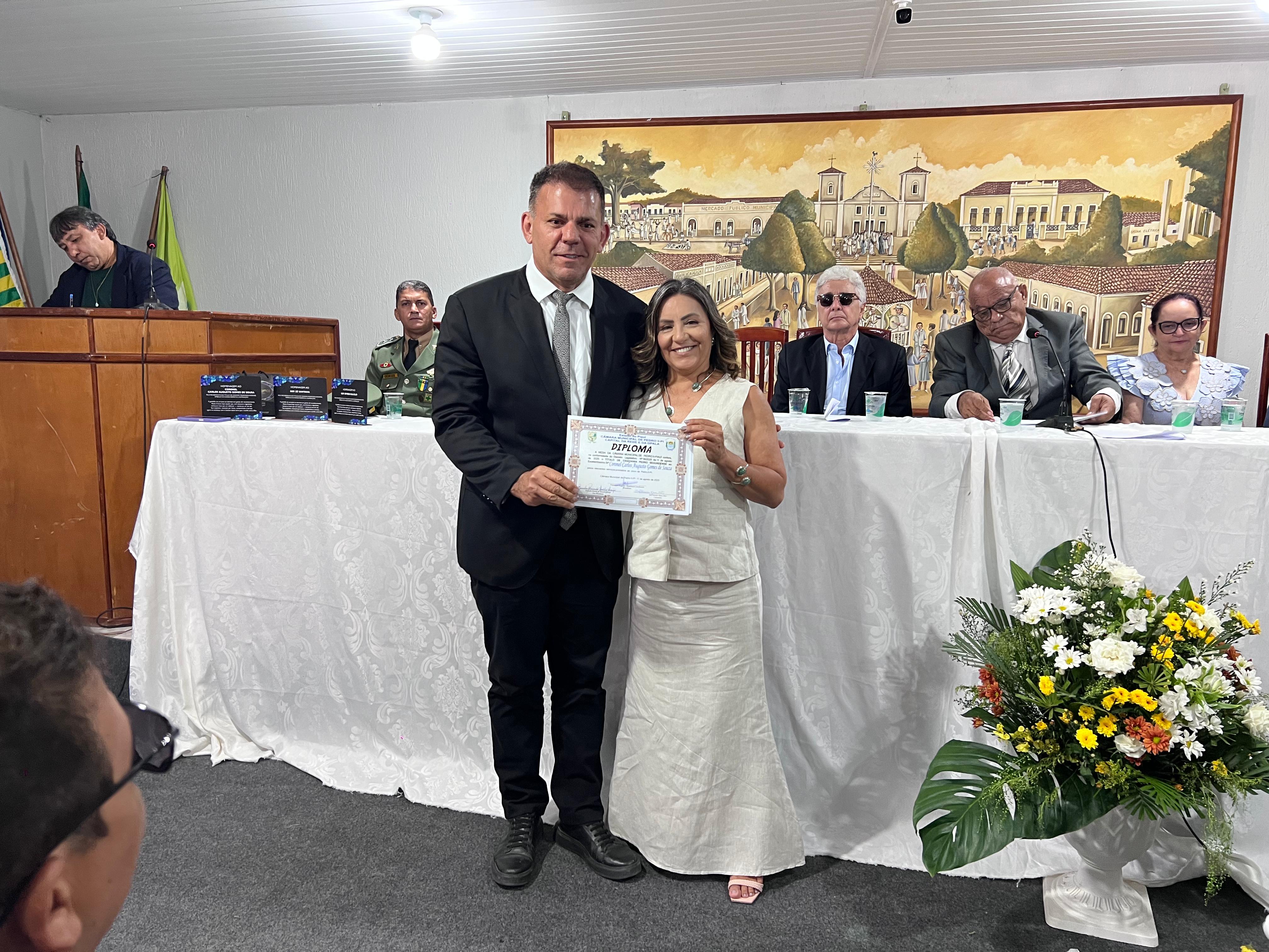 Deputado Carlos Augusto recebe Título de Cidadania no aniversário de Pedro II